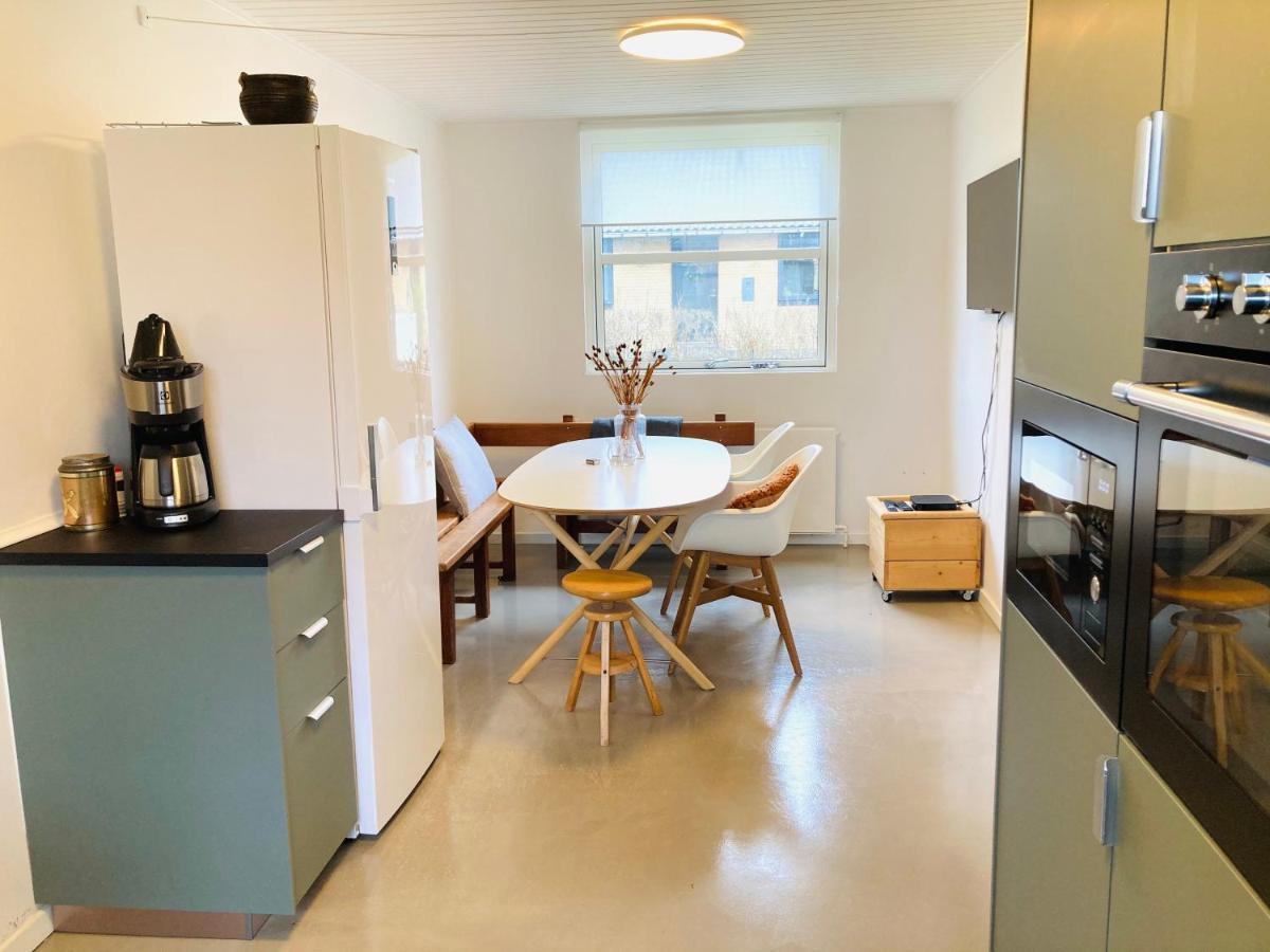 Villa Med Private Vaerelser Delt Badevaerelse/Kokken, Viby Sj. Exteriér fotografie